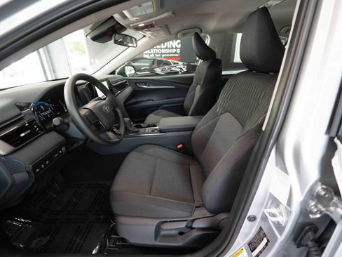 Used 2026 Toyota Camry LE FWD image 9