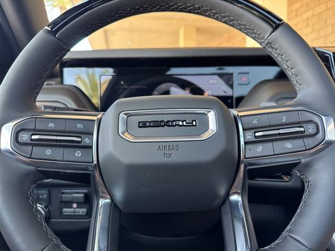 New 2026 GMC Yukon Denali w/ Denali Reserve Package AWD/4WD image 25