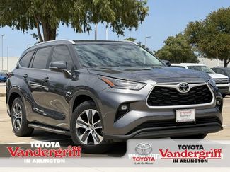 Used 2024 Toyota Highlander XLE FWD video 1