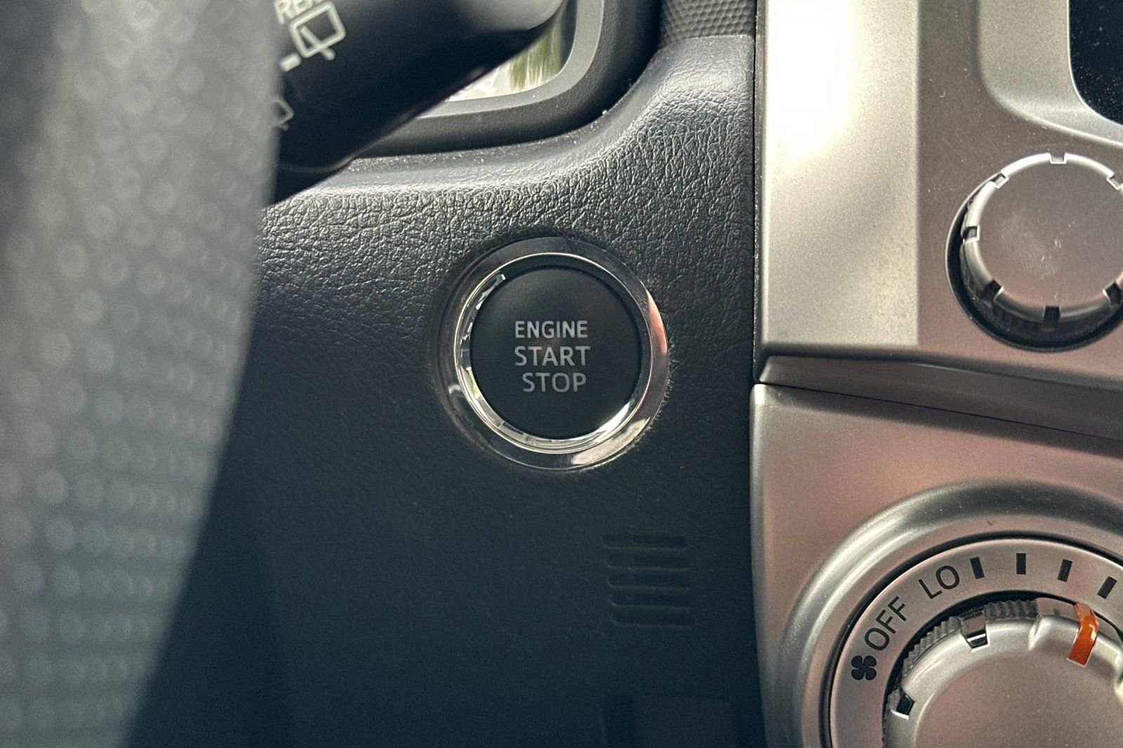 Used 2024 Toyota 4Runner SR5 AWD/4WD image 25