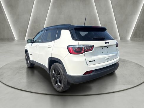 Used 2018 Jeep Compass Latitude AWD/4WD image 5