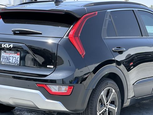 Certified 2023 Kia Niro EX FWD image 8