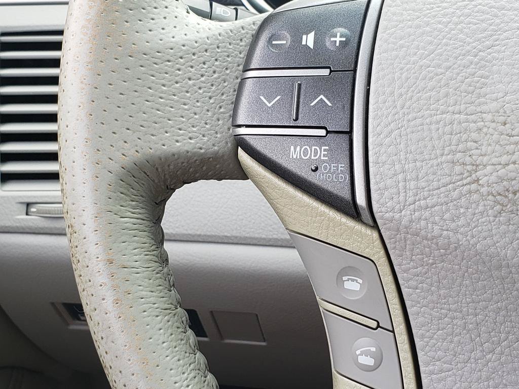 Used 2011 Toyota Avalon Limited FWD image 21