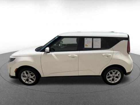 Used 2025 Kia Soul LX w/ LX Technology Package FWD image 7