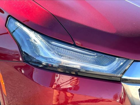 Used 2023 Chevrolet Traverse Premier w/ LPO, Floor Liner Package image 27