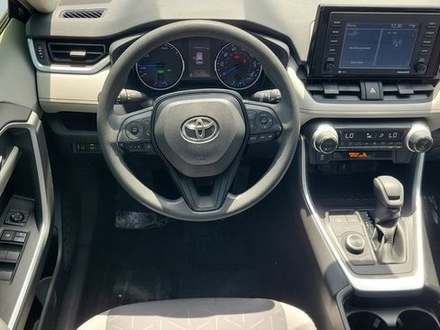 Used 2020 Toyota RAV4 XLE AWD/4WD image 12
