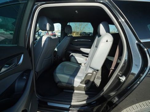 Used 2024 Buick Enclave Premium image 15