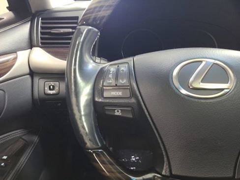 Used 2016 Lexus LS 460 AWD w/ Comfort Package image 26