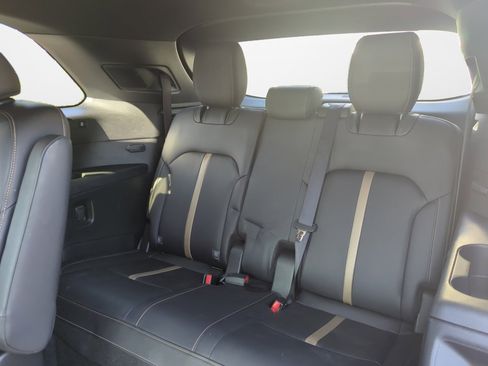 Used 2024 MAZDA CX-90 3.3 Turbo w/ Premium Plus Pkg image 13