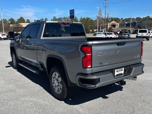 Used 2025 Chevrolet Silverado 2500 High Country w/ Technology Package image 4
