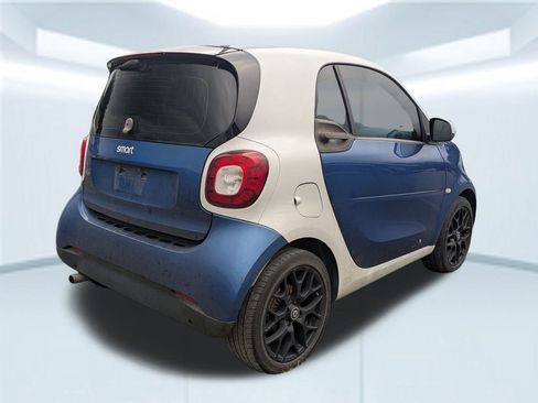 Used 2016 smart fortwo passion image 5