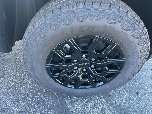 New 2026 Chevrolet Colorado Trail Boss AWD/4WD image 15