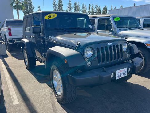 Used 2018 Jeep Wrangler Sport AWD/4WD image 2