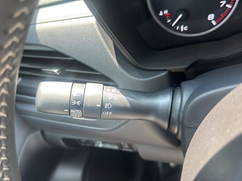 Certified 2025 Subaru Forester Premium AWD/4WD image 30