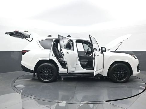 Used 2023 Lexus LX 600 4WD w/ Interior Upgrade Package image 34