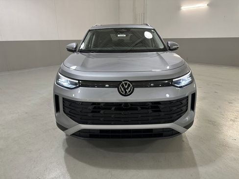 New 2026 Volkswagen Tiguan SE image 2