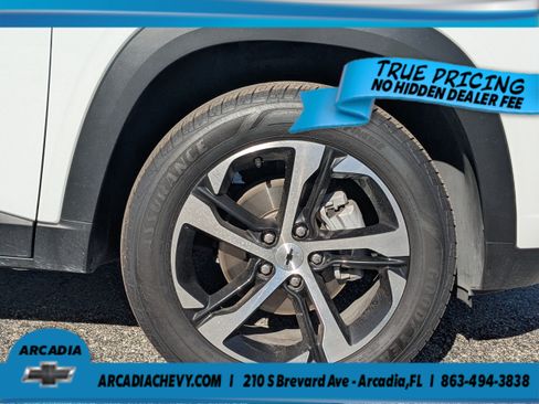 Certified 2025 Chevrolet Trax RS w/ Driver Confidence Package FWD image 11