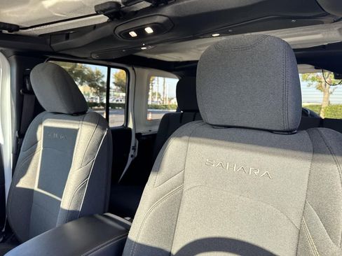 Used 2024 Jeep Wrangler Sahara image 22