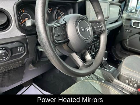 Used 2025 Jeep Gladiator Nighthawk image 14