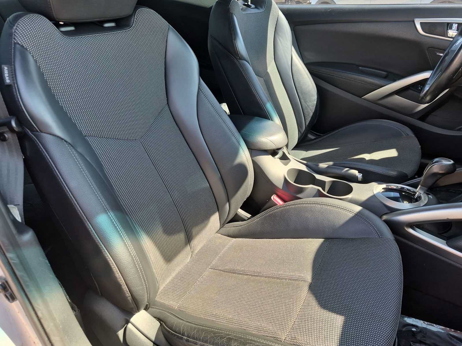 Used 2016 Hyundai Veloster w/ Option Group 03 FWD image 19