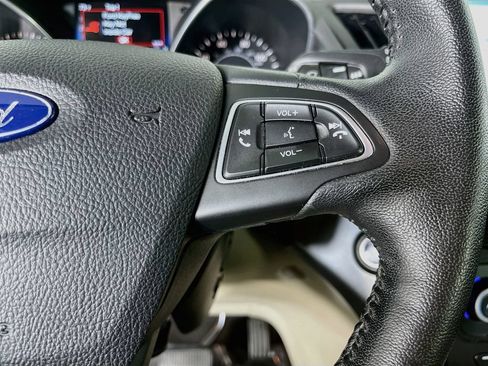 Used 2019 Ford Escape SEL AWD/4WD image 17
