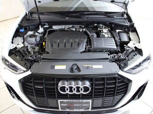 Certified 2025 Audi Q3 2.0T Premium w/ Convenience Package image 18