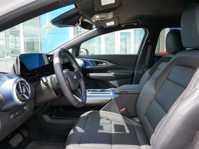 Used 2025 Chevrolet Equinox EV LT w/ Convenience Package FWD image 4