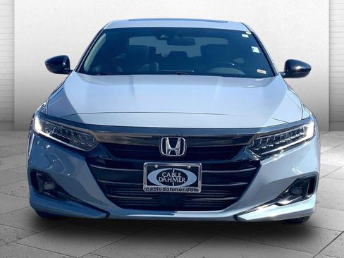 Used 2022 Honda Accord Sport image 2