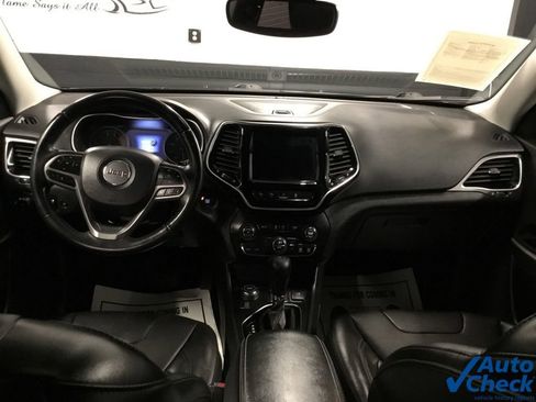 Used 2019 Jeep Cherokee Limited w/ Luxury Group AWD/4WD image 25