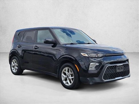 Used 2020 Kia Soul S image 3