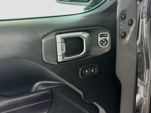 Used 2019 Jeep Wrangler Unlimited Sport w/ Technology Group AWD/4WD image 20