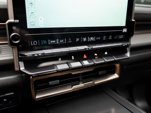 Used 2024 GMC Hummer EV 3X AWD/4WD image 52