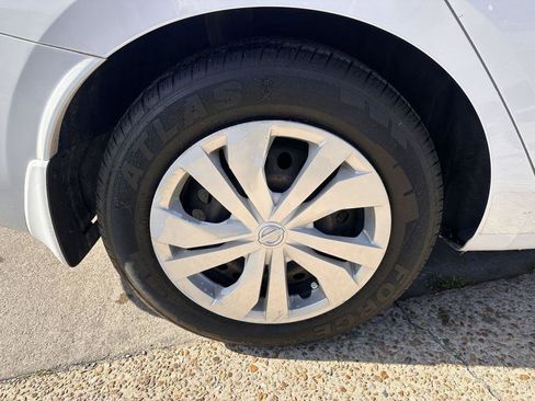 Used 2021 Nissan Versa S image 15