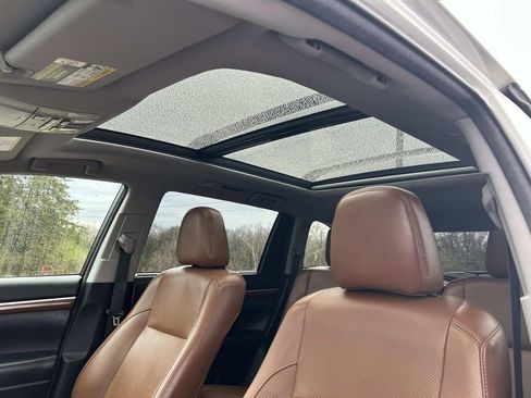 Used 2018 Toyota Highlander Limited Platinum w/ Protection Package #3 image 26