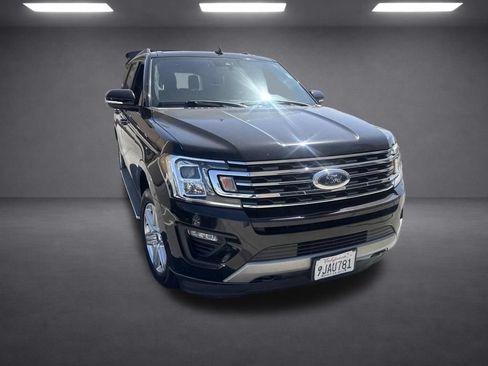 Used 2019 Ford Expedition XLT w/ Equipment Group 202A AWD/4WD image 7