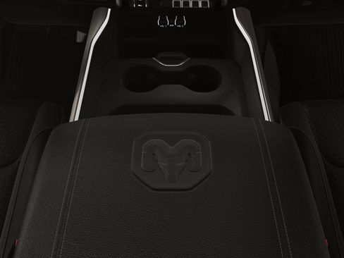 New 2026 RAM 1500 Laramie AWD/4WD image 4
