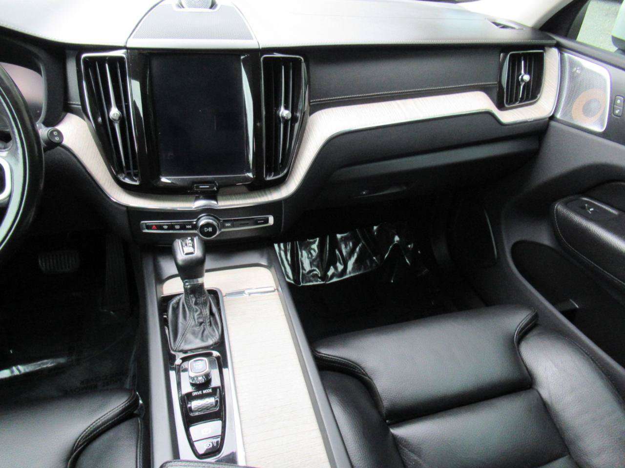 Used 2018 Volvo XC60 T6 Inscription w/ Convenience Package AWD/4WD image 17