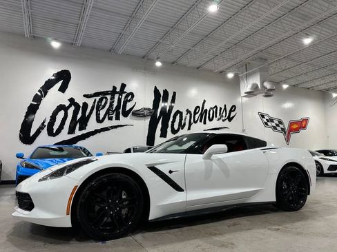 Used 2019 Chevrolet Corvette Stingray Coupe w/ Carbon Flash Badge Package RWD image 5