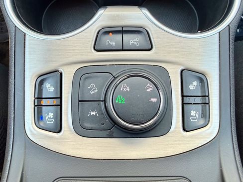 Used 2020 GMC Terrain Denali w/ Denali Premium Package AWD/4WD image 31