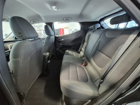 Used 2023 Chevrolet Bolt EUV LT w/ Comfort Package FWD image 13