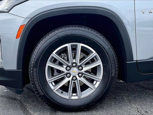 Used 2023 Chevrolet Traverse LT AWD/4WD image 7