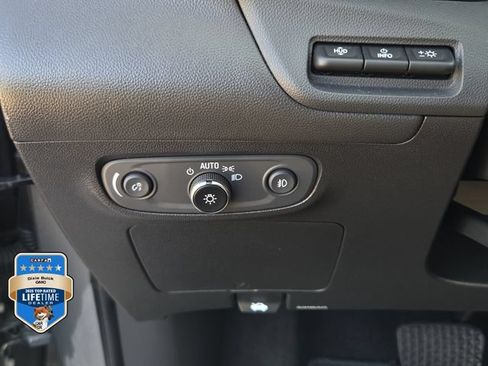 Certified 2022 Buick Encore GX Essence w/ Advanced Technology Package FWD image 21