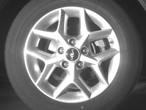 Used 2025 Kia Soul LX w/ LX Technology Package FWD image 12