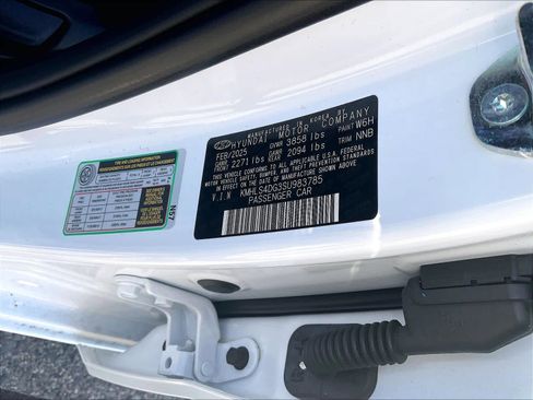 Used 2025 Hyundai Elantra SEL FWD image 34
