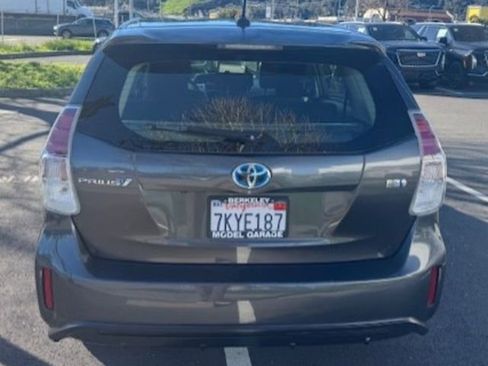 Used 2015 Toyota Prius V Three image 6