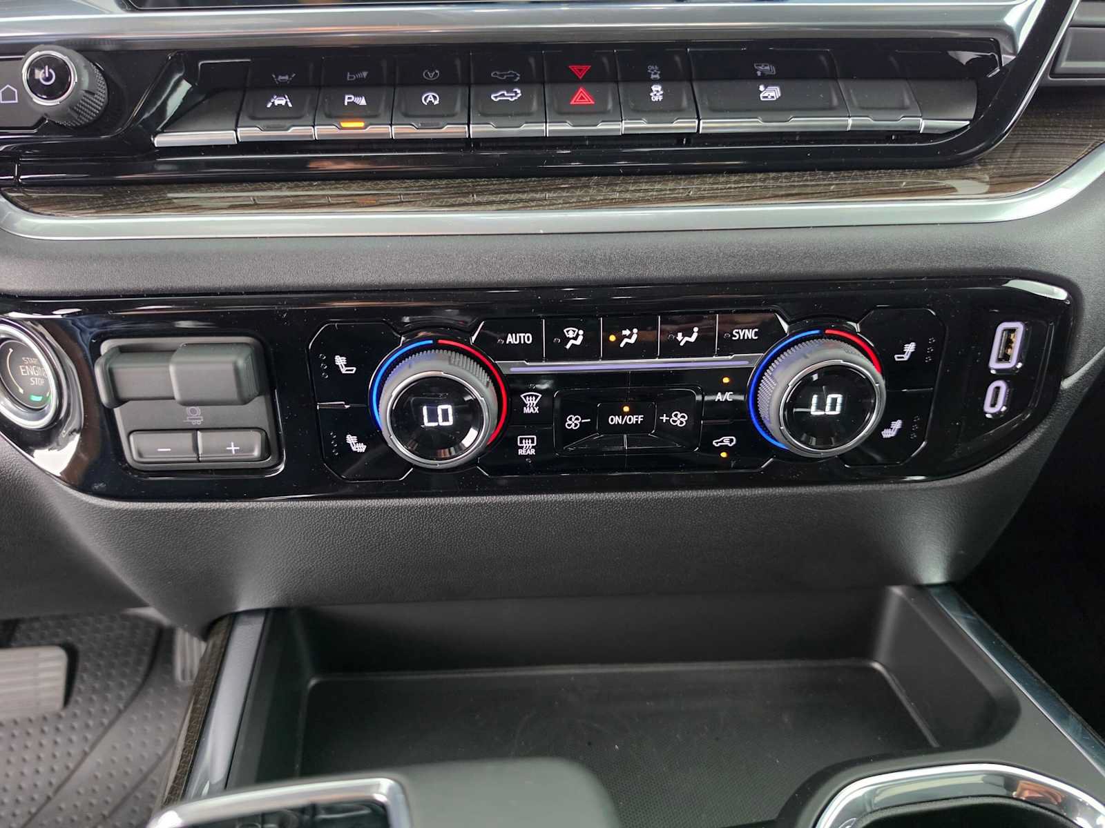 New 2026 Chevrolet Silverado 1500 RST w/ Redline Edition AWD/4WD image 28