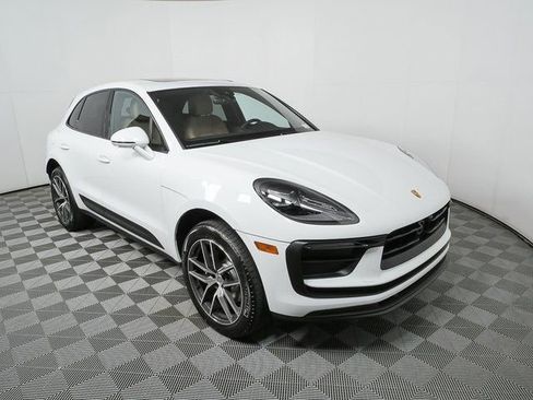 New 2026 Porsche Macan image 27