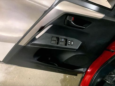 Used 2013 Toyota RAV4 XLE AWD/4WD image 36