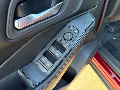 Used 2024 Nissan Rogue SV image 11