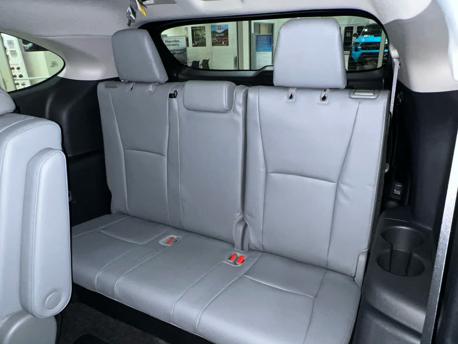 New 2026 Toyota Highlander Platinum AWD/4WD image 12